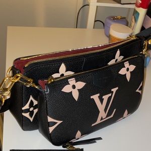 LOUIS VUITTON CROSS BODY